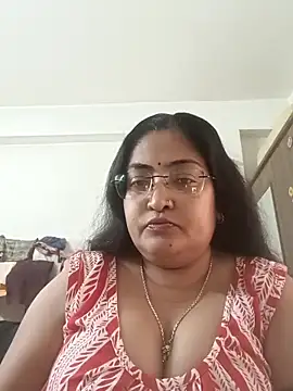 LAVERNIYA  online show from November 10, 2025, 9:03 am