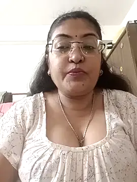 LAVERNIYA  online show from September 9, 2025, 12:36 pm