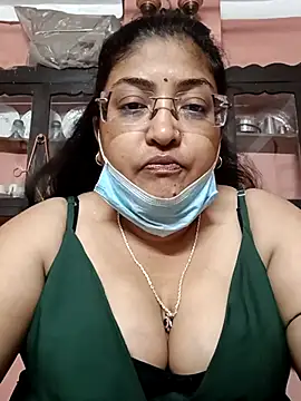 LAVERNIYA  online show from February 28, 2025, 9:01 pm