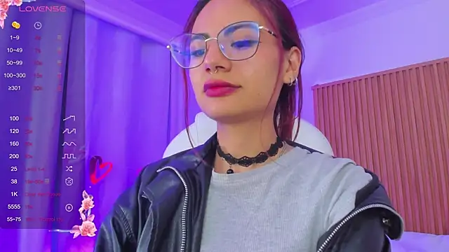 Snapshot of sophiecherry_ chatting on March 20, 2025, 4:40 am sophiecherry online show from March 20, 2025, 4:40 am
