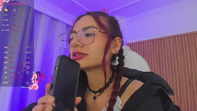 Snapshot of sophiecherry_ chatting on February 25, 2025, 9:31 am sophiecherry online show from February 25, 2025, 9:31 am