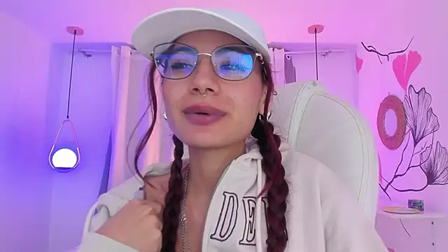 Snapshot of sophiecherry_ chatting on January 31, 2025, 10:20 am sophiecherry online show from January 31, 2025, 10:20 am