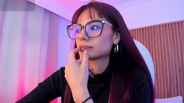 sophiecherry  online show from November 22, 2025, 9:13 pm