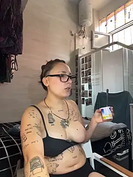 Hawitxui online show from November 2, 2025, 11:37 am