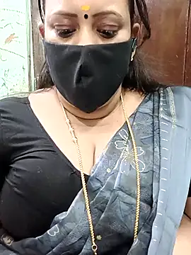 Snapshot of ashikaa_r chatting on December 18, 2025, 8:23 pm ashikaa r online show from December 18, 2025, 8:23 pm