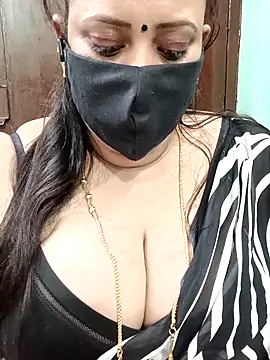 Snapshot of ashikaa_r chatting on December 16, 2025, 8:24 pm ashikaa r online show from December 16, 2025, 8:24 pm