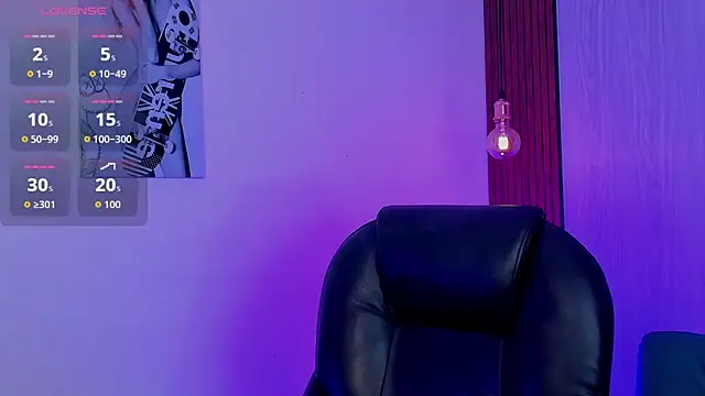 Snapshot of miah_connor chatting on October 28, 2025, 8:30 pm miah connor online show from October 28, 2025, 8:30 pm