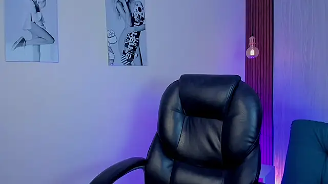 Snapshot of miah_connor chatting on November 19, 2025, 7:47 pm miah connor online show from November 19, 2025, 7:47 pm