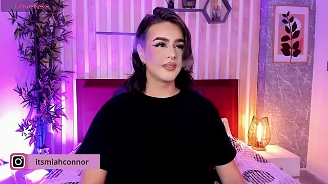 Snapshot of miah_connor chatting on November 7, 2025, 7:07 pm miah connor online show from November 7, 2025, 7:07 pm