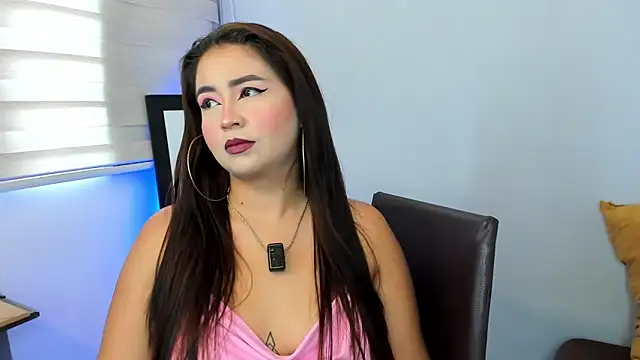 LiahDiaz online show from April 17, 2026, 2:20 pm