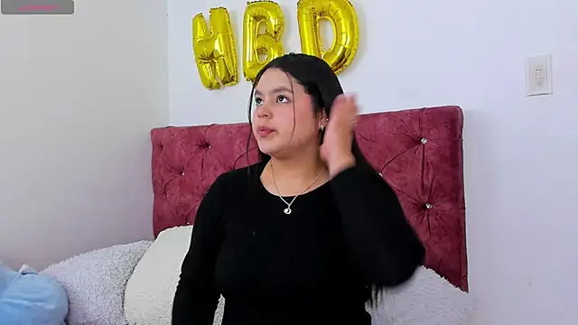 skyhotgirll online show from April 10, 2026, 6:59 pm