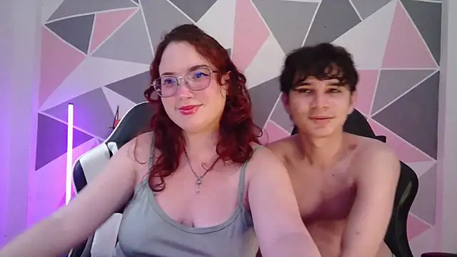 Snapshot of AndrewAnndCherry chatting on June 16, 2026, 10:54 pm AndrewAnndCherry online show from June 16, 2026, 10:54 pm