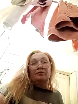 Snapshot of HelenaGlossX chatting on February 4, 2025, 10:43 am HelenaGlossX online show from February 4, 2025, 10:43 am