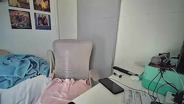 Snapshot of Marioo4k chatting on February 19, 2025, 2:55 pm Marioo4k online show from February 19, 2025, 2:55 pm