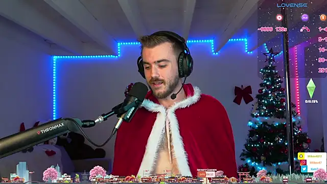 Snapshot of Mikev chatting on December 9, 2024, 7:07 pm Mikev online show from December 9, 2024, 7:07 pm
