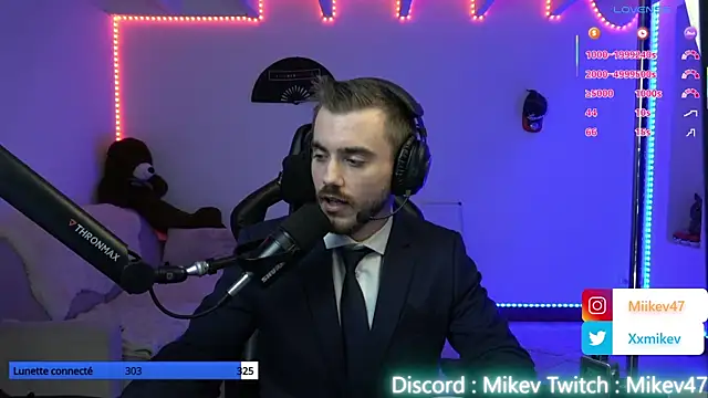 Snapshot of Mikev chatting on September 22, 2025, 6:14 pm Mikev online show from September 22, 2025, 6:14 pm
