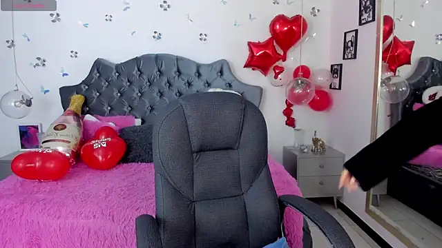 Snapshot of _Antonnela_ chatting on February 18, 2025, 1:22 pm Antonnela online show from February 18, 2025, 1:22 pm