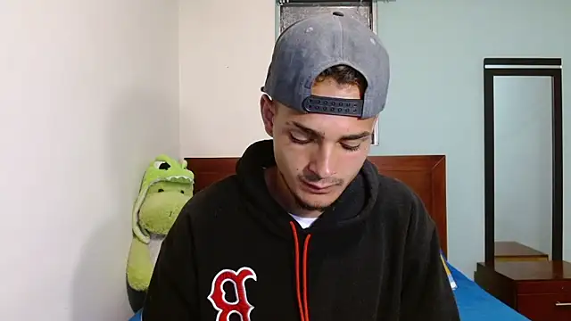 Snapshot of Jeffstyle18 chatting on October 19, 2025, 11:07 pm Jeffstyle18 online show from October 19, 2025, 11:07 pm