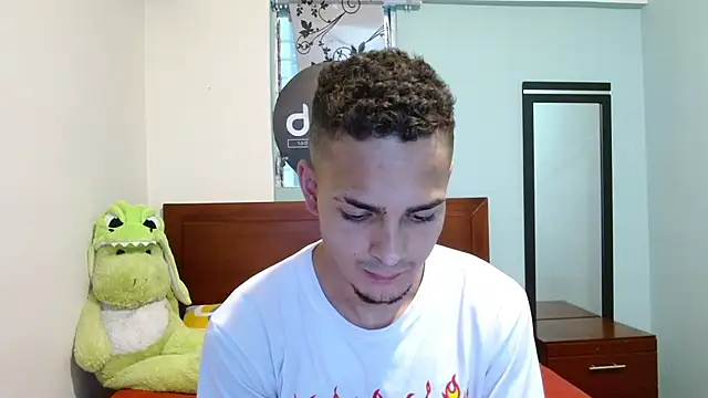 Snapshot of Jeffstyle18 chatting on October 6, 2025, 10:32 pm Jeffstyle18 online show from October 6, 2025, 10:32 pm