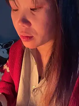 Laura8910 online show from January 17, 2025, 12:42 pm