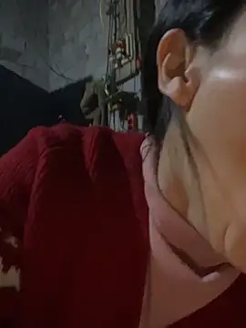 Laura8910 online show from February 26, 2025, 12:16 pm