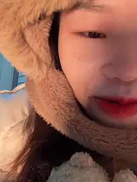 Laura8910 online show from January 18, 2025, 8:41 am