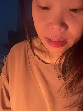 Laura8910 online show from January 2, 2025, 7:44 am