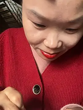 Laura8910 online show from February 25, 2025, 7:09 am