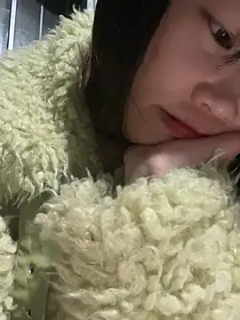 Laura8910 online show from February 20, 2025, 1:08 pm