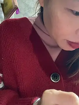 Laura8910 online show from February 26, 2025, 6:19 am