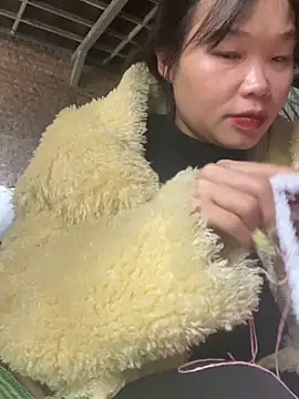 Laura8910 online show from February 17, 2025, 9:24 am