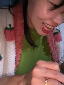 Laura8910 online show from March 16, 2025, 1:06 pm