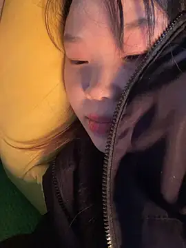 Laura8910 online show from January 22, 2025, 9:02 am