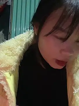 Laura8910 online show from February 17, 2025, 1:33 pm