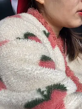 Laura8910 online show from March 18, 2025, 8:06 am