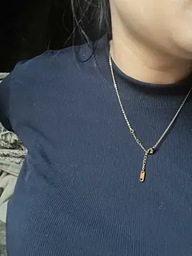 Laura8910 online show from March 11, 2025, 10:40 am