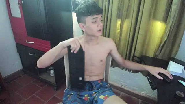 Waturox online show from November 28, 2025, 3:56 pm