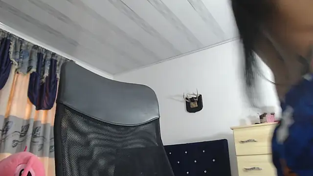 Snapshot of sweet_cutetras22 chatting on March 22, 2025, 2:14 pm sweet cutetras22 online show from March 22, 2025, 2:14 pm