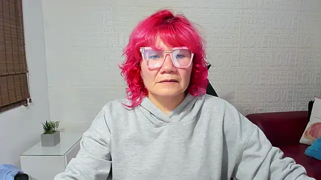 Snapshot of Salomeediaz_ chatting on March 18, 2025, 8:26 pm Salomeediaz online show from March 18, 2025, 8:26 pm