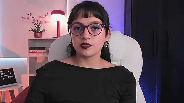 Snapshot of nahiapaws chatting on April 10, 2026, 6:26 pm nahiapaws online show from April 10, 2026, 6:26 pm