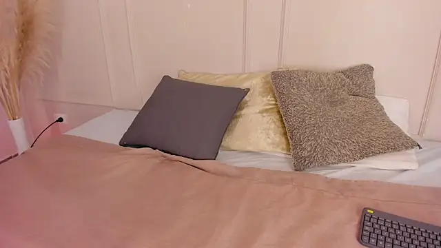 Mariapettit online show from April 11, 2026, 1:37 pm