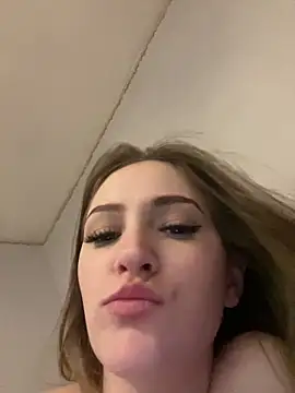 Snapshot of PamelaXX_ chatting on February 16, 2026, 4:44 am PamelaXX online show from February 16, 2026, 4:44 am