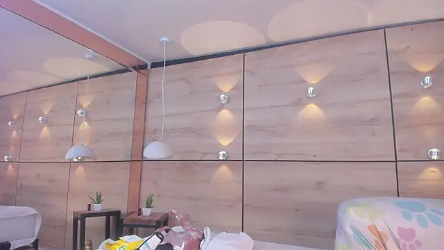 martina touss online show from December 22, 2025, 12:49 pm