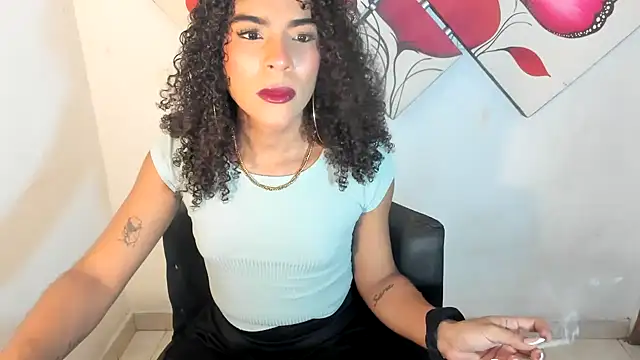 Snapshot of naomiwildburn chatting on July 1, 2026, 1:17 am naomiwildburn online show from July 1, 2026, 1:17 am