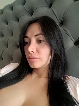 Snapshot of _monicab chatting on December 21, 2025, 1:13 pm monicab online show from December 21, 2025, 1:13 pm