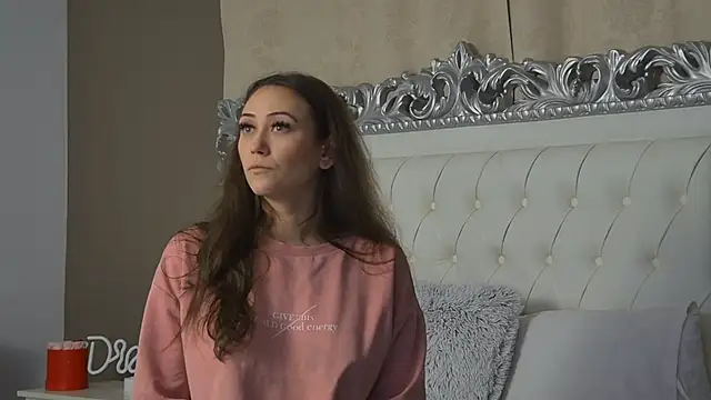 AliceMunro online show from November 4, 2025, 5:06 pm