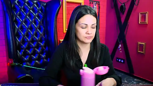 KarolinaRobinson online show from February 28, 2025, 3:04 pm