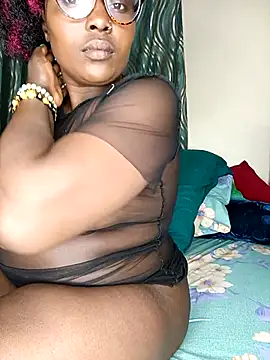 melaninebony1 online show from April 13, 2026, 1:15 pm