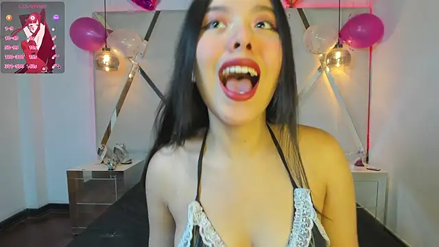 Snapshot of MarielQueenx chatting on January 27, 2025, 7:24 am MarielQueenx online show from January 27, 2025, 7:24 am