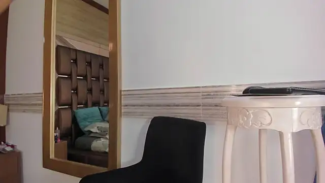 Sweets Hanna online show from March 25, 2026, 3:44 pm